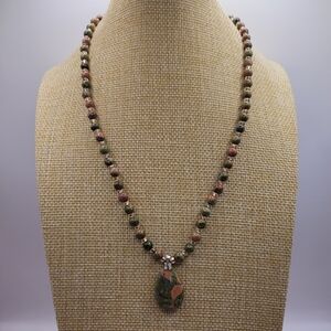 Elegant Pink Green Unakite Stone Beaded 21" Necklace with Pendant